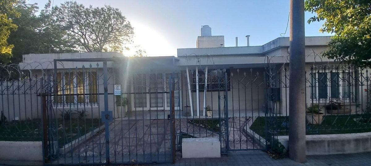 3-BEDROOM HOUSE FOR SALE IN THE DEAN FUNES NEIGHBORHOOD, CORDOBA CITY
