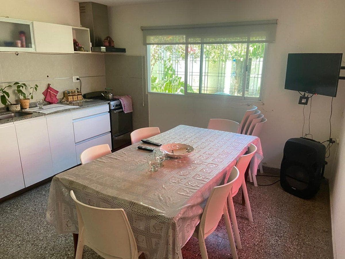 2-BEDROOM HOUSE FOR SALE IN THE 1 DE MAYO NEIGHBORHOOD