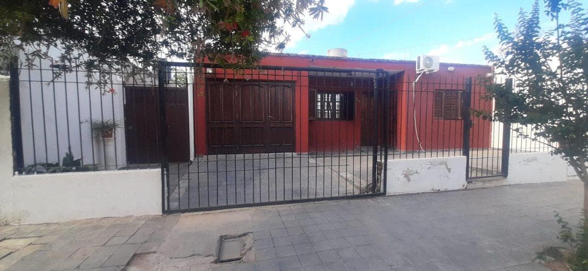 HOUSE FOR SALE IN COLONIA LOLA, 3 BEDROOMS