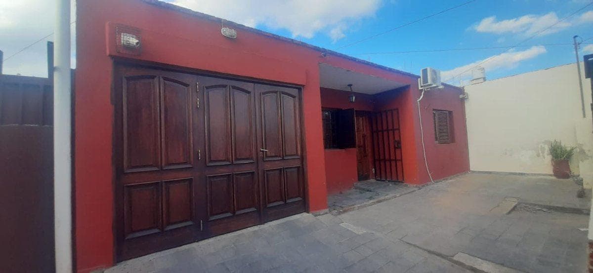 HOUSE FOR SALE IN COLONIA LOLA, 3 BEDROOMS