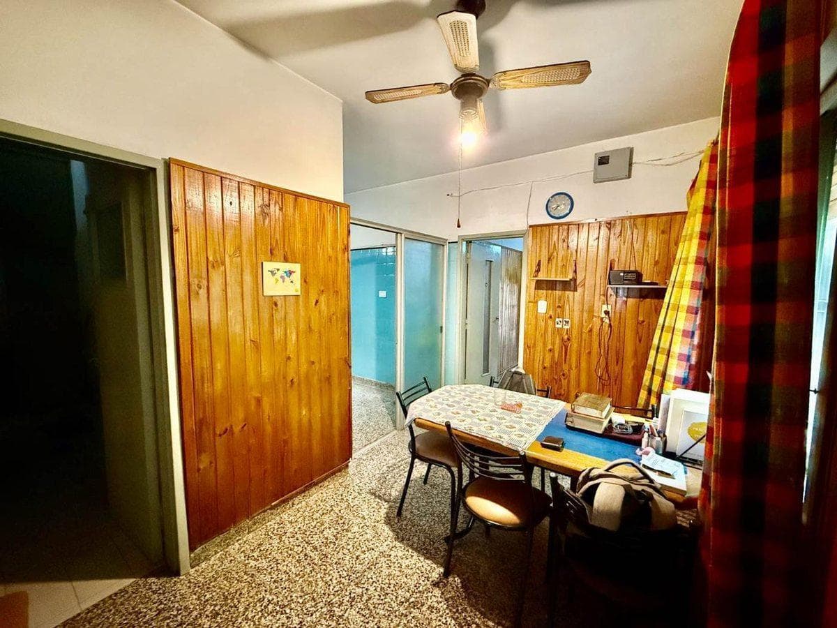 FOR SALE IN SAN MARTIN: 3-BEDROOM HOUSE WITH 3 APARTMENTS AND A WAREHOUSE