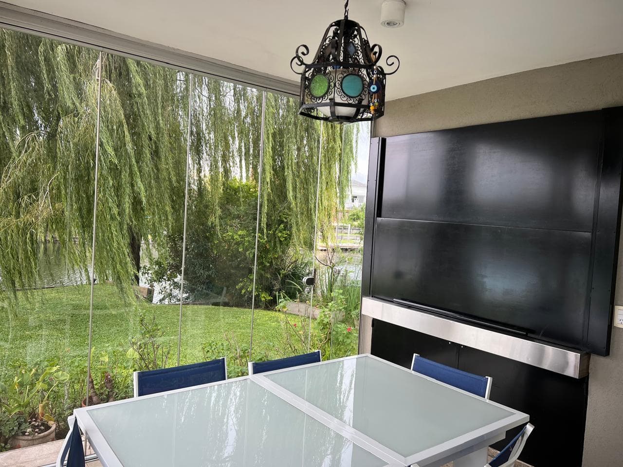 Furnished 4-bedroom house for rent overlooking the lake in Los Alisos, Nordelta.