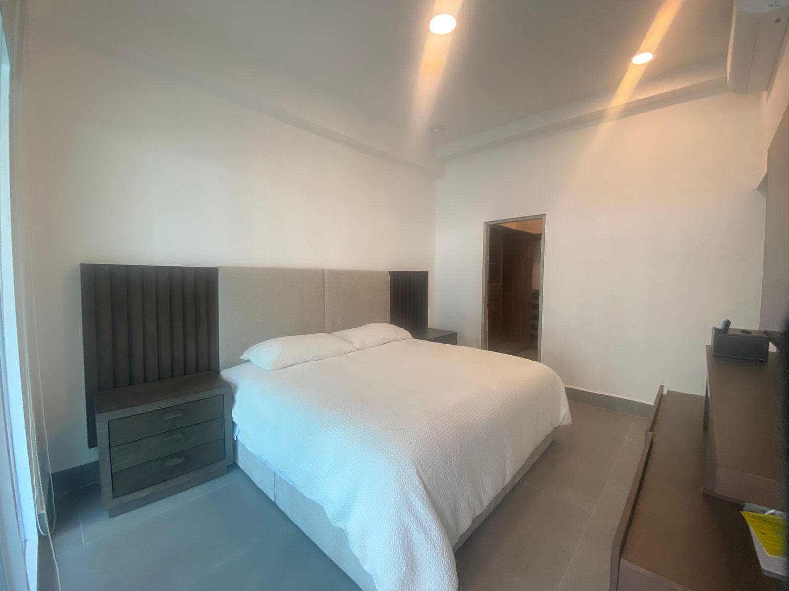 APARTMENT FOR RENT ON CARRETERA NACIONAL