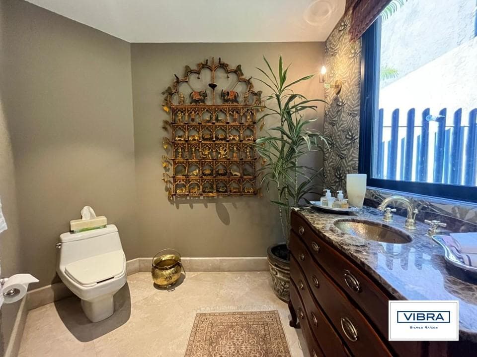 Home for Sale in Hacienda Santa Fe