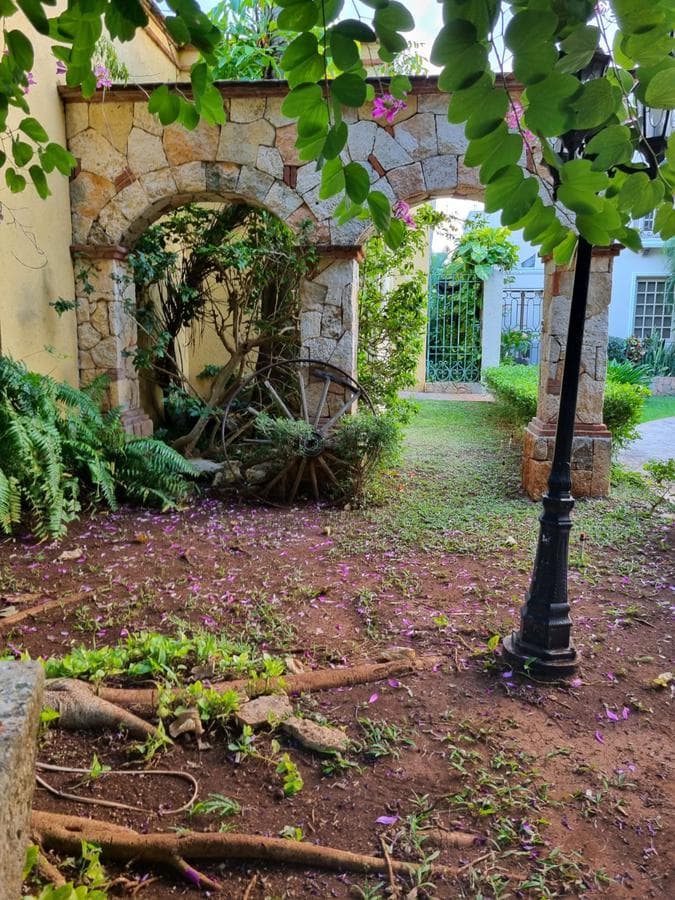 A country-style home with 4 bedrooms and a spacious yard on Privada San Ramón Norte