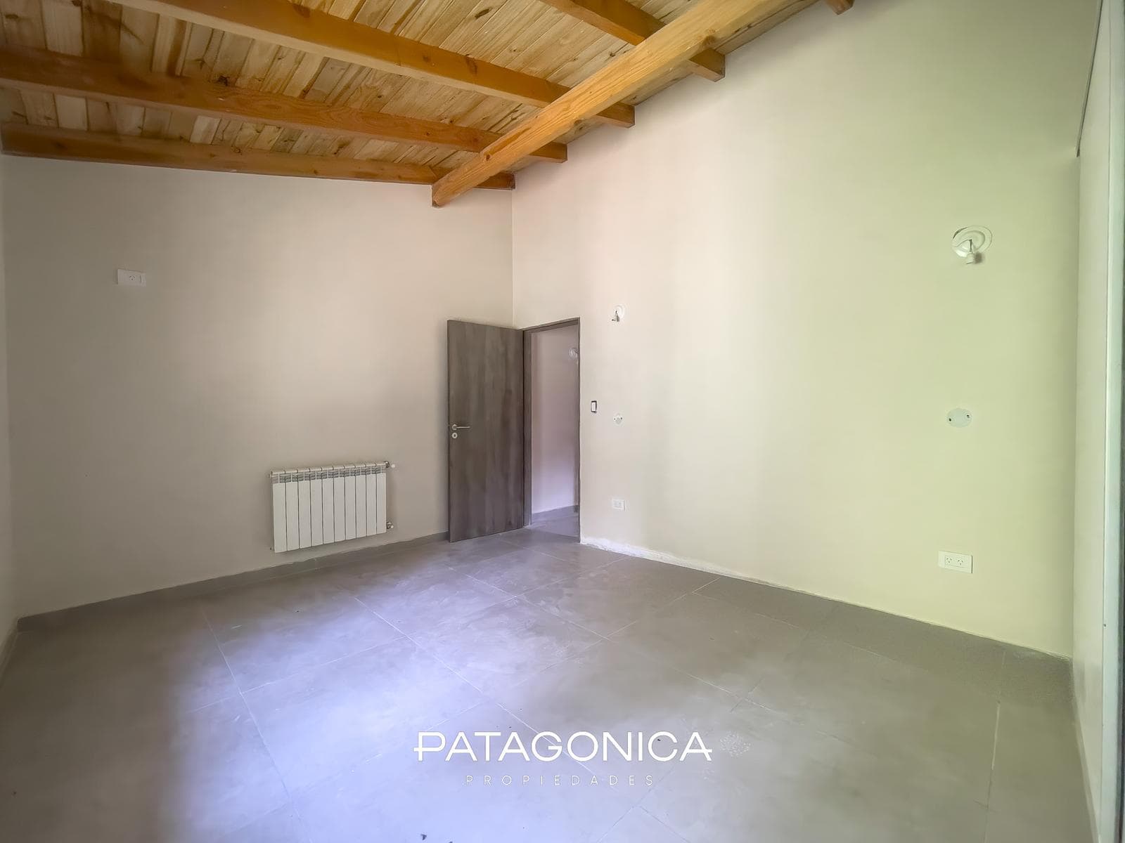 2-Room Apartment with Private Garden and Garage