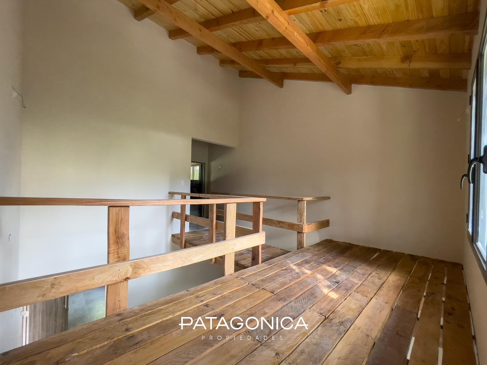 2-Room Apartment with Private Garden and Garage
