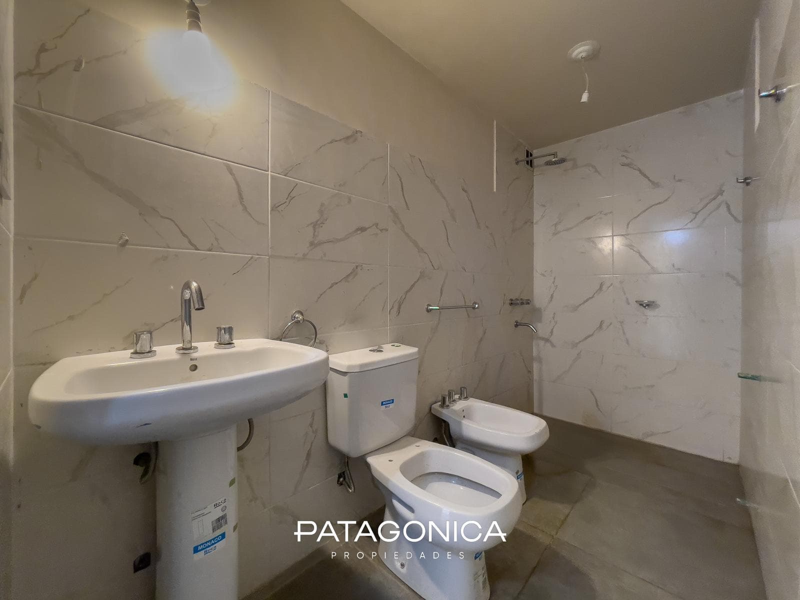 2-Room Apartment with Private Garden and Garage