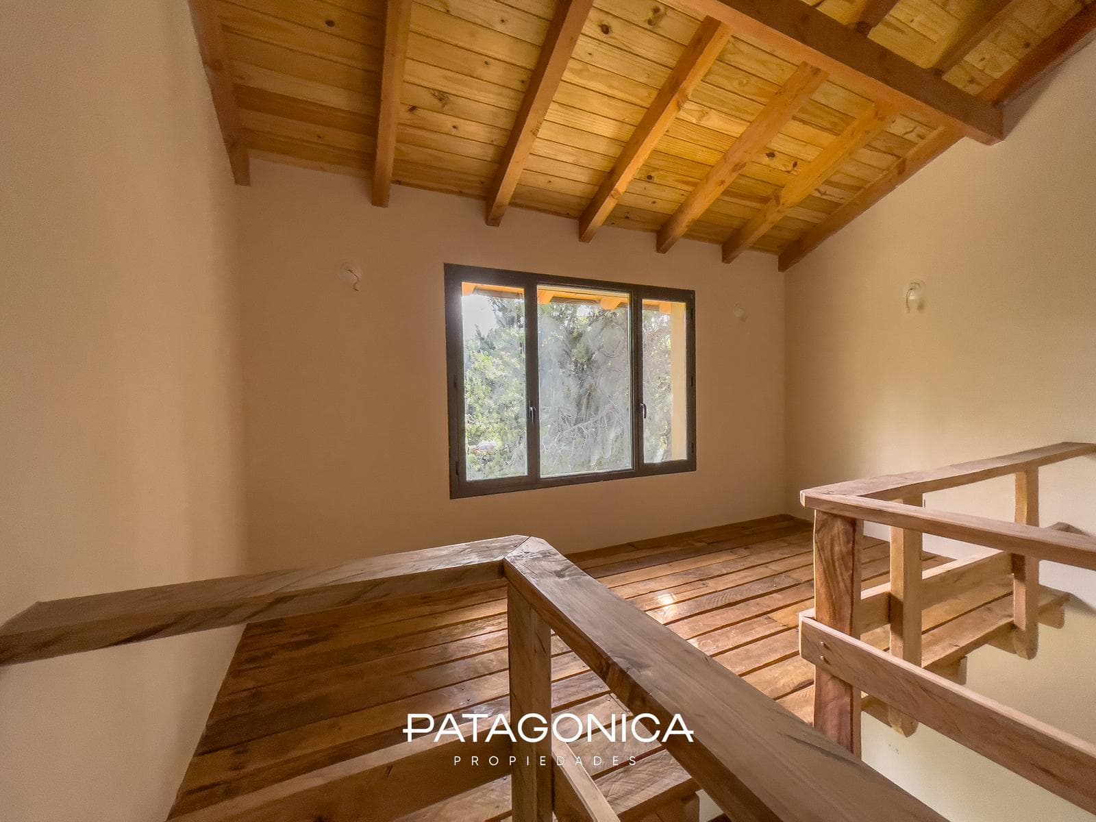 2-Room Apartment with Private Garden and Garage