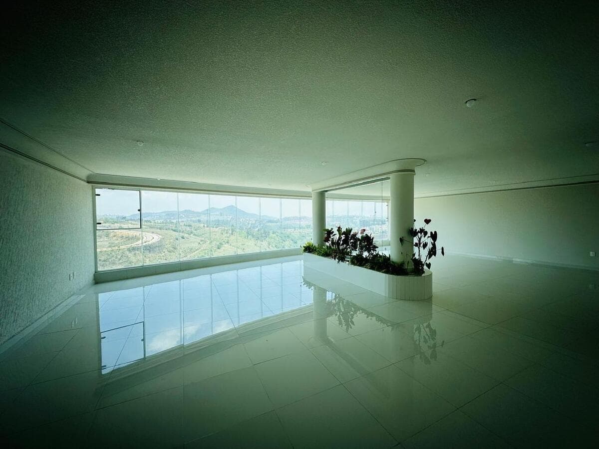 SPACIOUS AND LUXURIOUS APARTMENT FOR SALE IN THE 6TH SECTION OF LOMAS VERDES, RESIDENCIAL FR