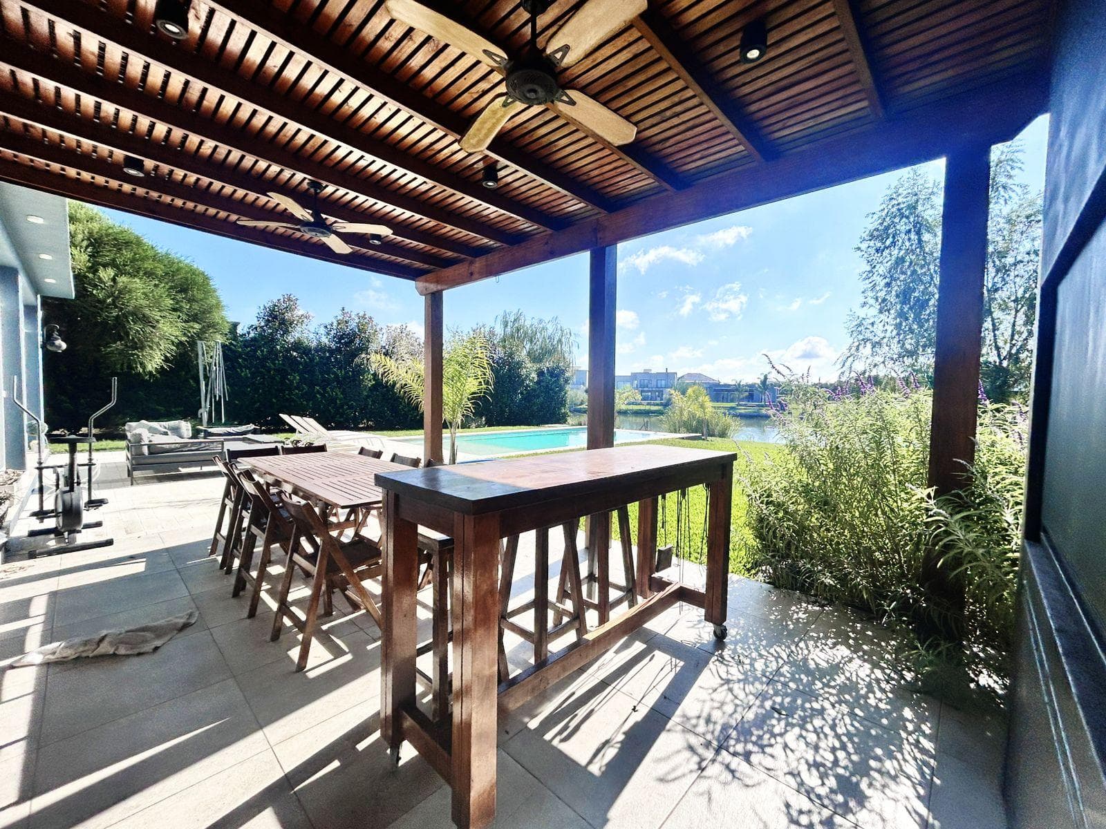 BARGAIN SALE: HOUSE WITH ACCESS TO THE LAGOON IN THE ISLAS DISTRICT—Furniture Included!!