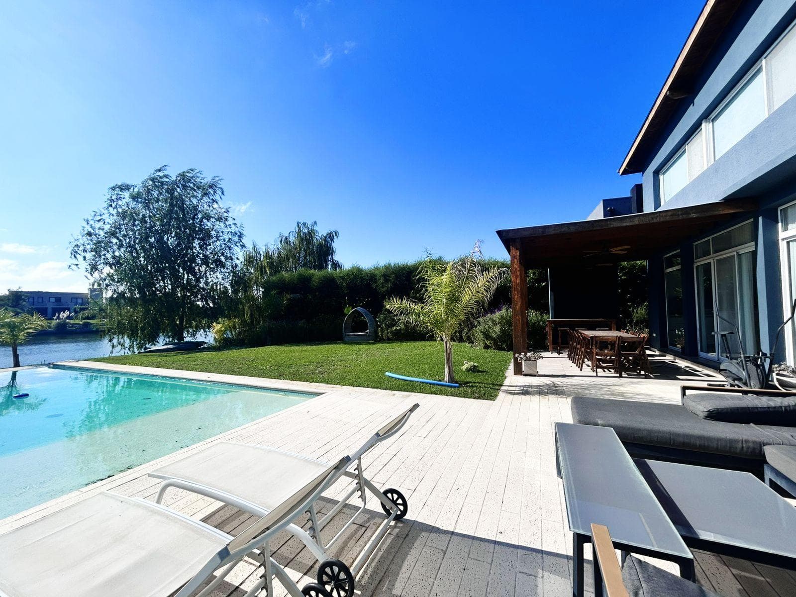 BARGAIN SALE: HOUSE WITH ACCESS TO THE LAGOON IN THE ISLAS DISTRICT—Furniture Included!!