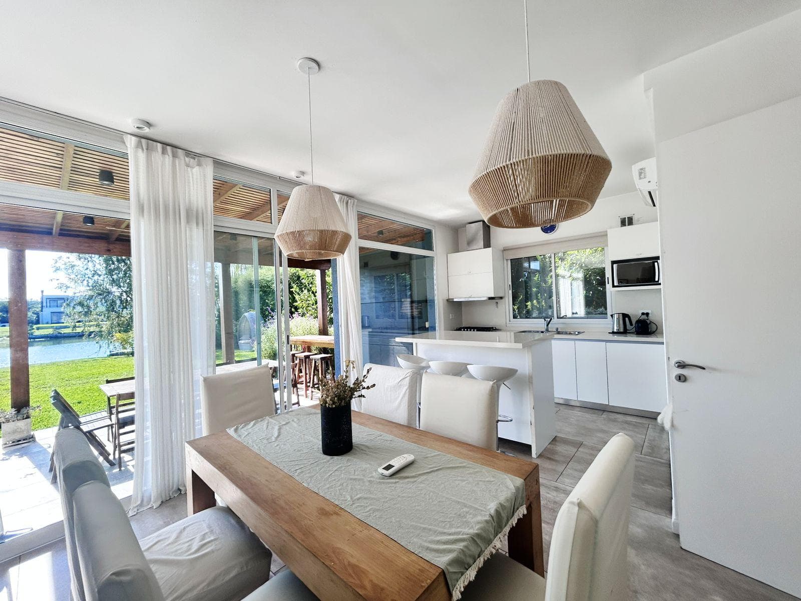BARGAIN SALE: HOUSE WITH ACCESS TO THE LAGOON IN THE ISLAS DISTRICT—Furniture Included!!