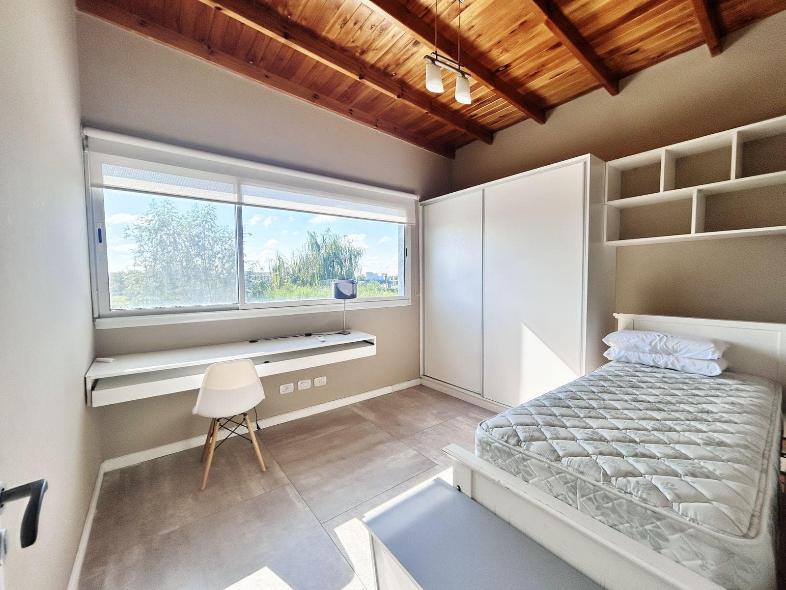 BARGAIN SALE: HOUSE WITH ACCESS TO THE LAGOON IN THE ISLAS DISTRICT—Furniture Included!!