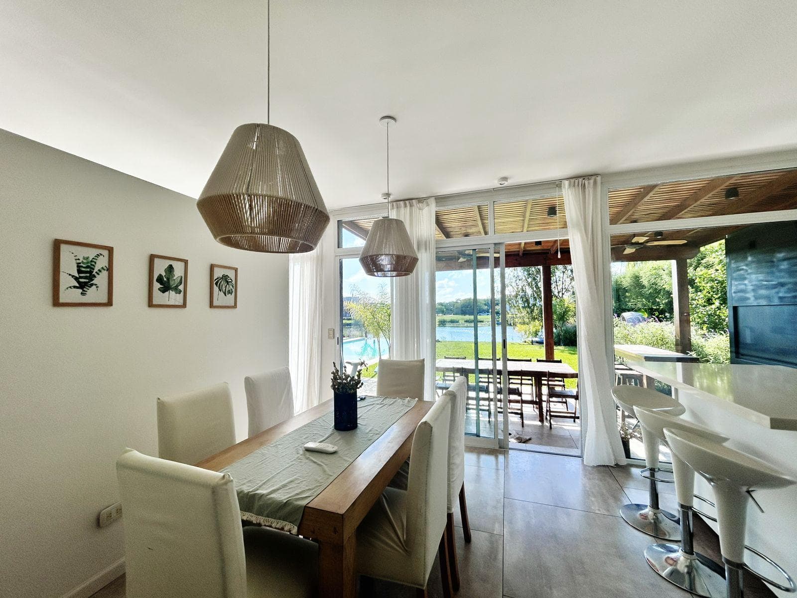 BARGAIN SALE: HOUSE WITH ACCESS TO THE LAGOON IN THE ISLAS DISTRICT—Furniture Included!!