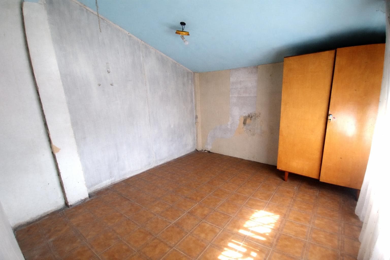 6-ROOM HOUSE FOR SALE IN LONGCHAMPS