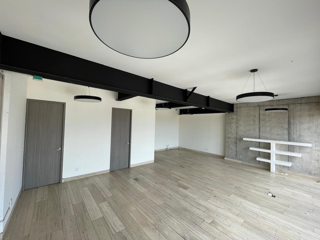 Office for Rent in Anahuac
