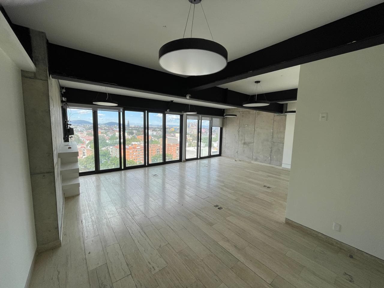Office for Rent in Anahuac