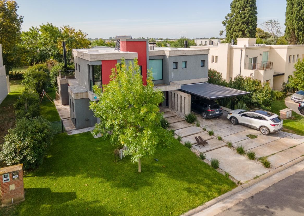 4-Room House for Sale with Pool at Haras Santa María in the El Molino Neighborhood