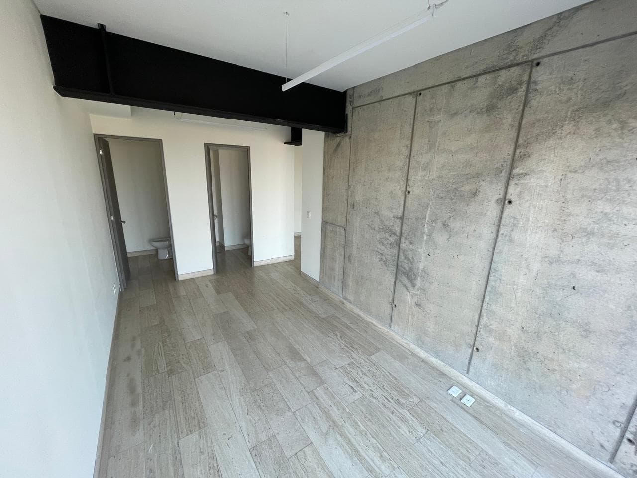 Office for Rent in Anahuac