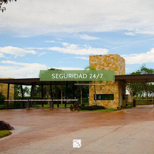 Residential lot on Privada Parque Natura Cholul with amenities