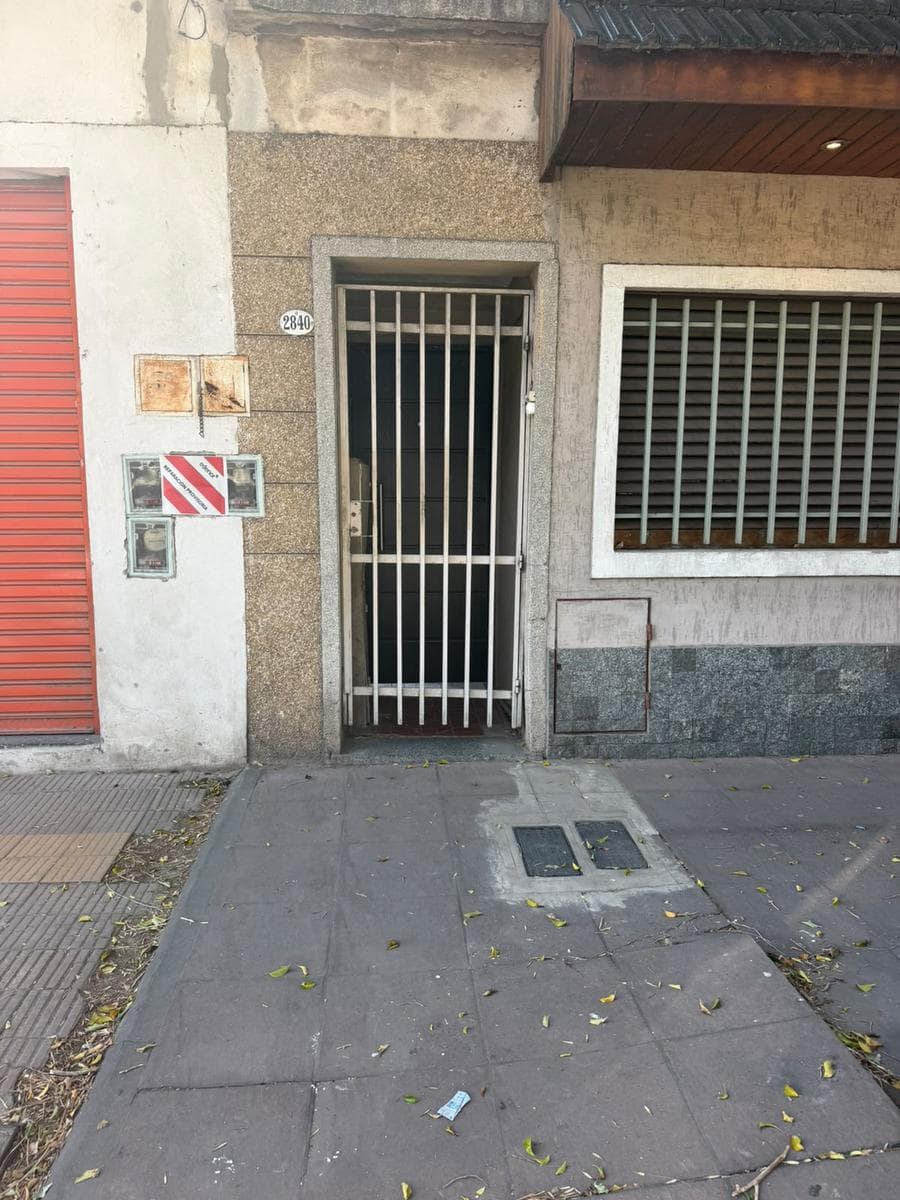 PH for rent in Caseros: two rooms, no maintenance fees