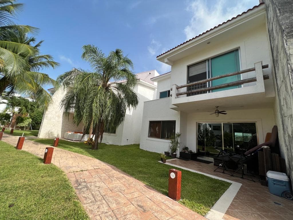 House for sale in Alamos 1, Cancún.