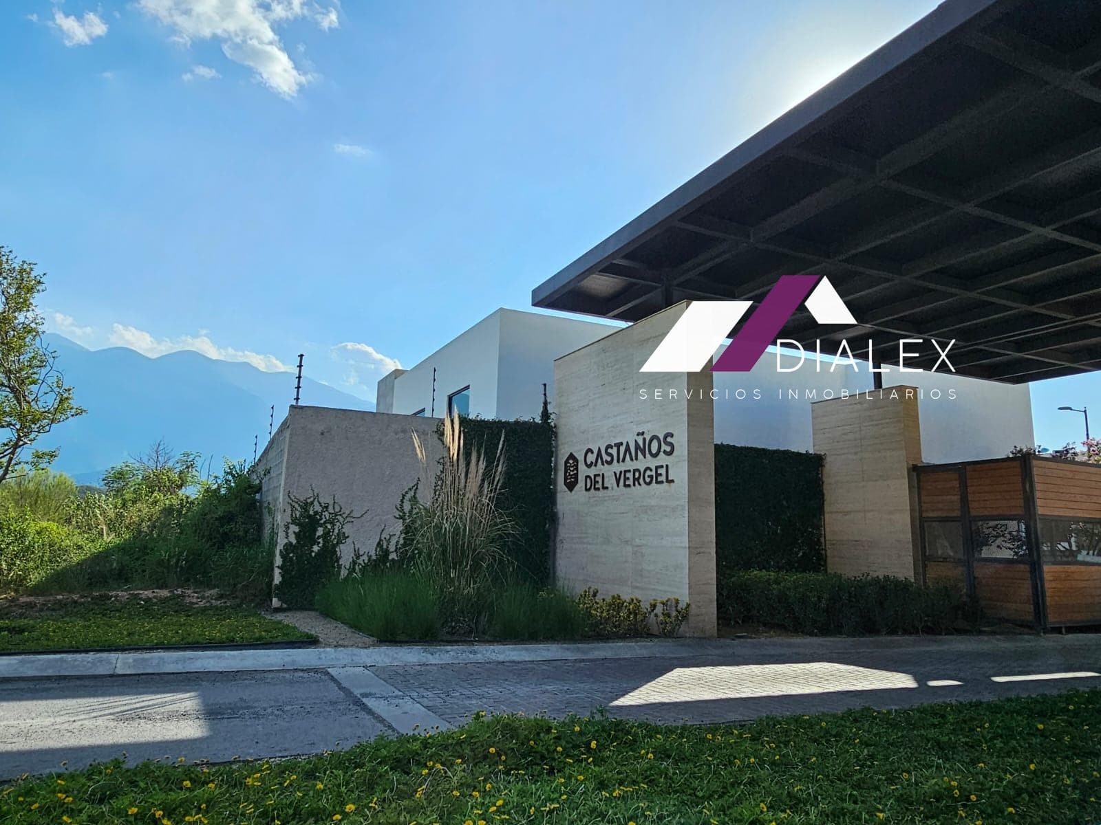 FOR SALE: 289.7 m² CORNER LOT in the Castaños del Vergel Subdivision—NATIONAL HIGHWAY in Monterrey