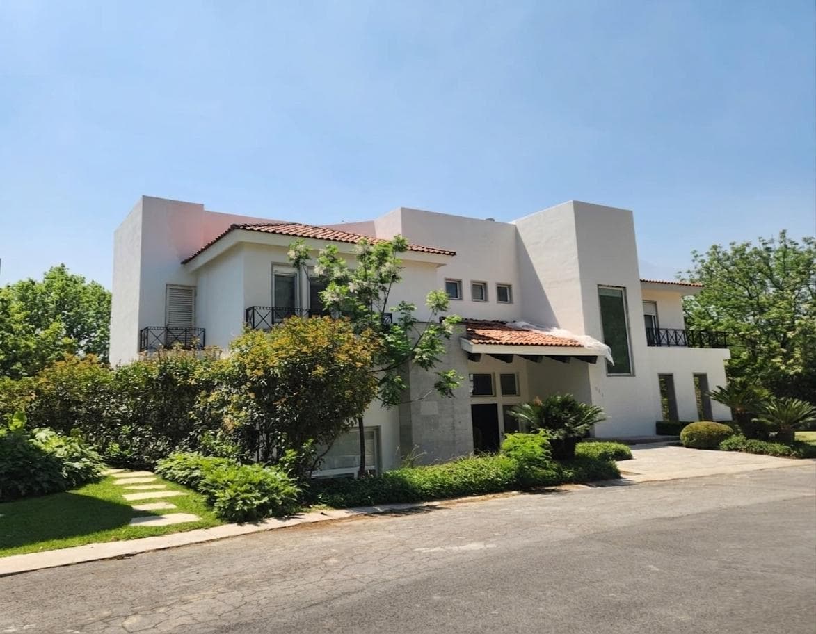 FOR SALE: 1,202 m² House in the LAS MISIONES Subdivision on the National Highway in SANTIAGO, Nuevo León
