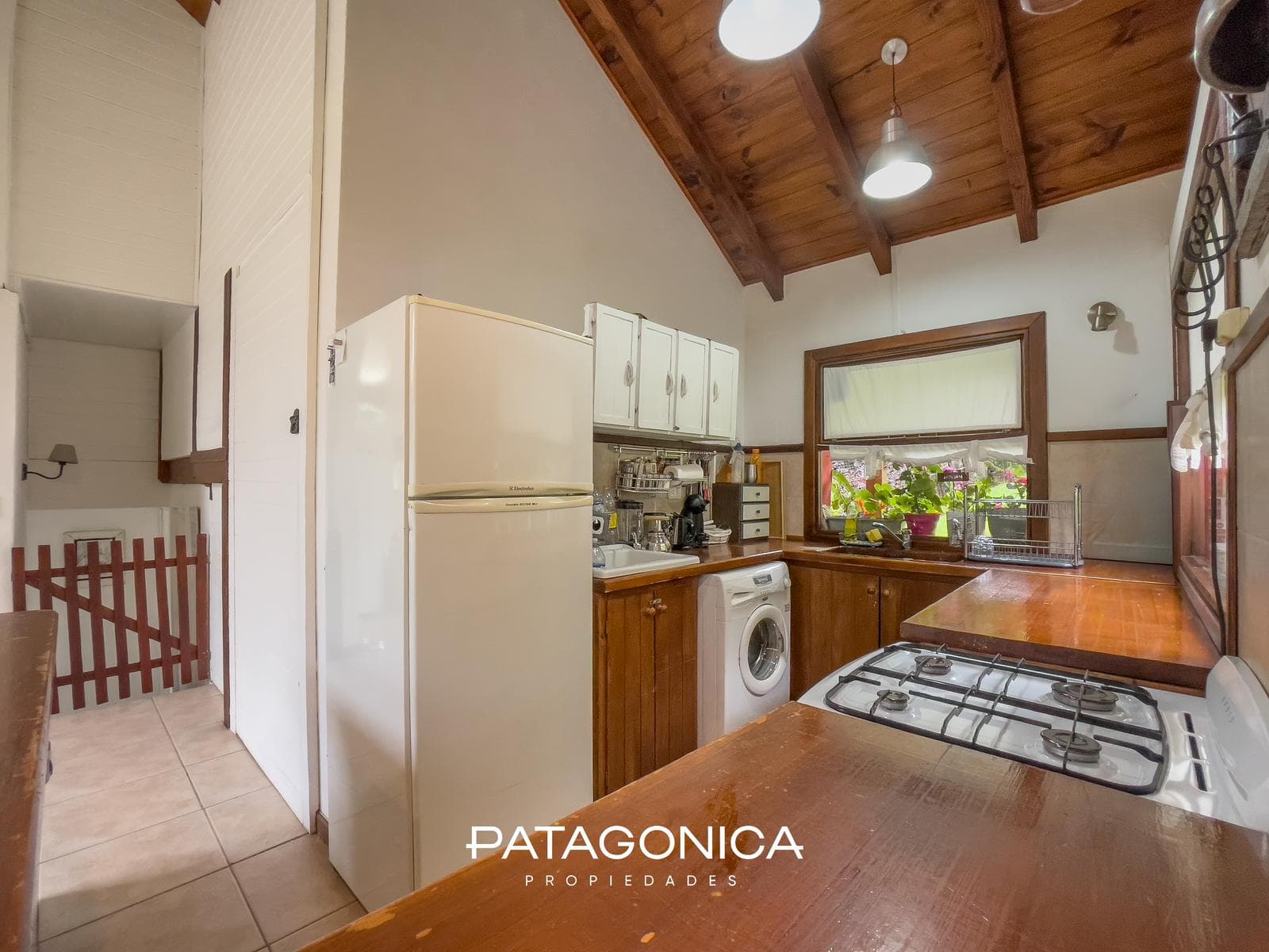 HOUSE FOR SALE: 94 m², 3 BEDROOMS, HILL VIEW, VILA LA ANGOSTURA