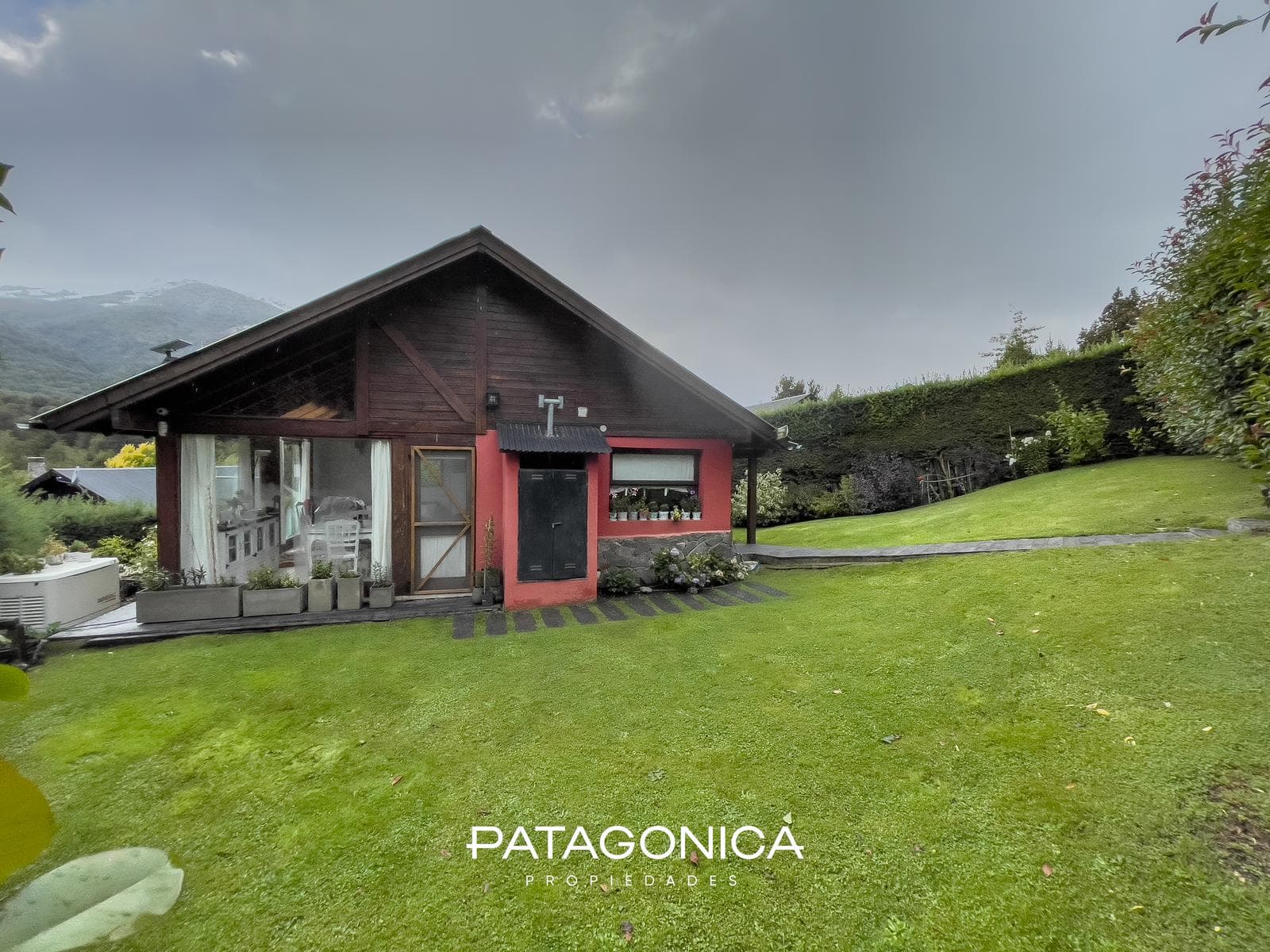 HOUSE FOR SALE: 94 m², 3 BEDROOMS, HILL VIEW, VILA LA ANGOSTURA