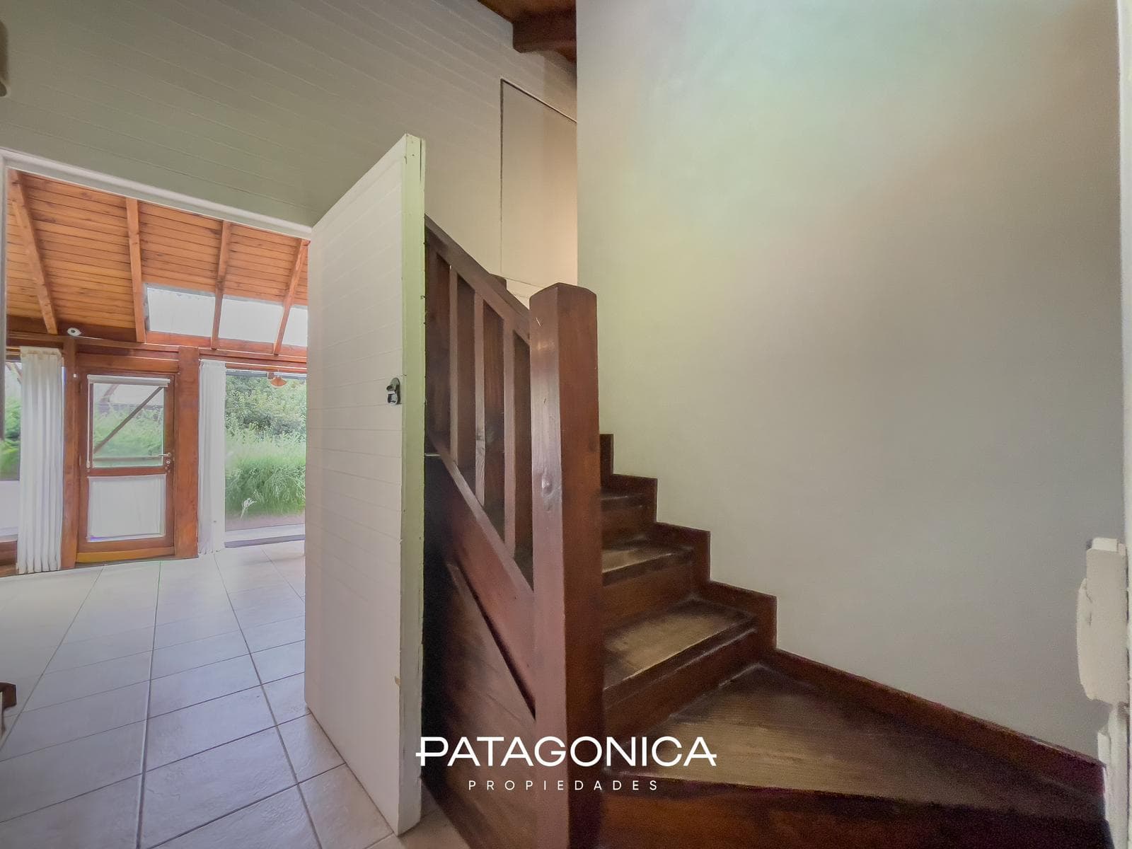 HOUSE FOR SALE: 94 m², 3 BEDROOMS, HILL VIEW, VILA LA ANGOSTURA