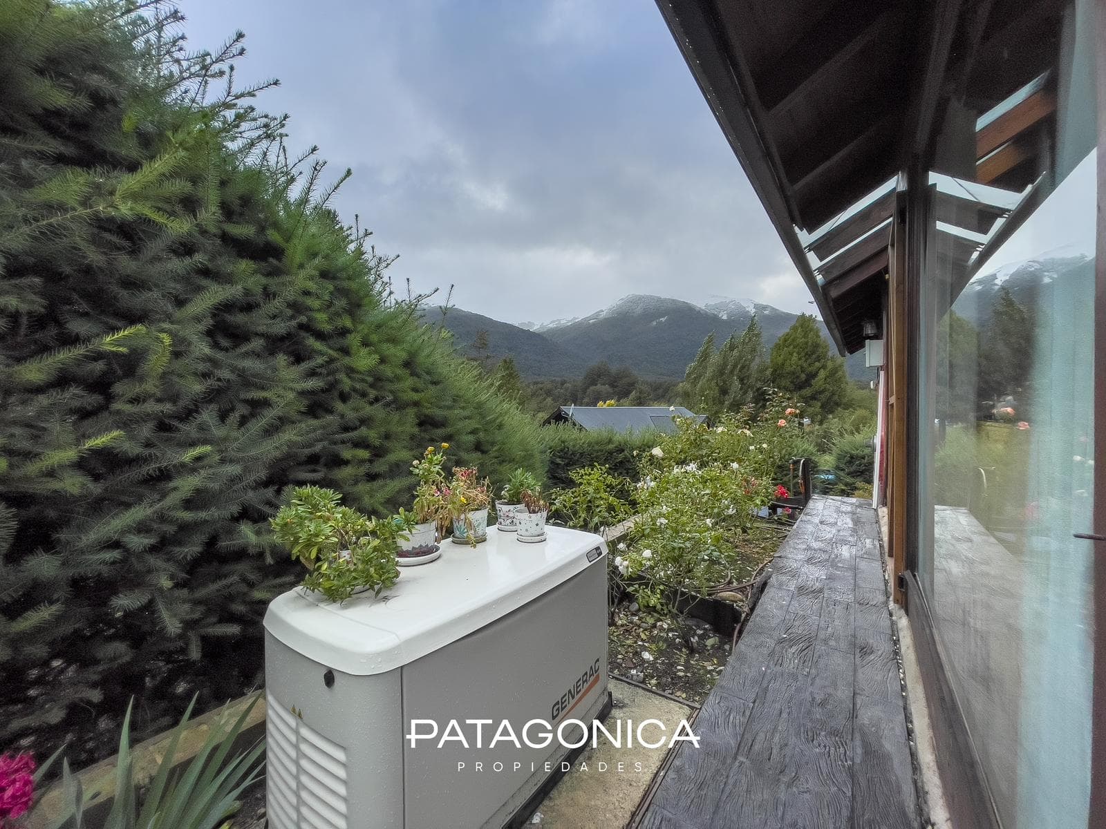 HOUSE FOR SALE: 94 m², 3 BEDROOMS, HILL VIEW, VILA LA ANGOSTURA