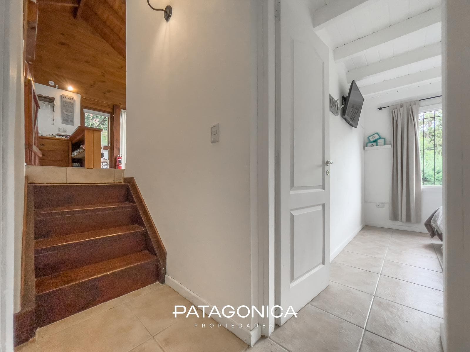 HOUSE FOR SALE: 94 m², 3 BEDROOMS, HILL VIEW, VILA LA ANGOSTURA