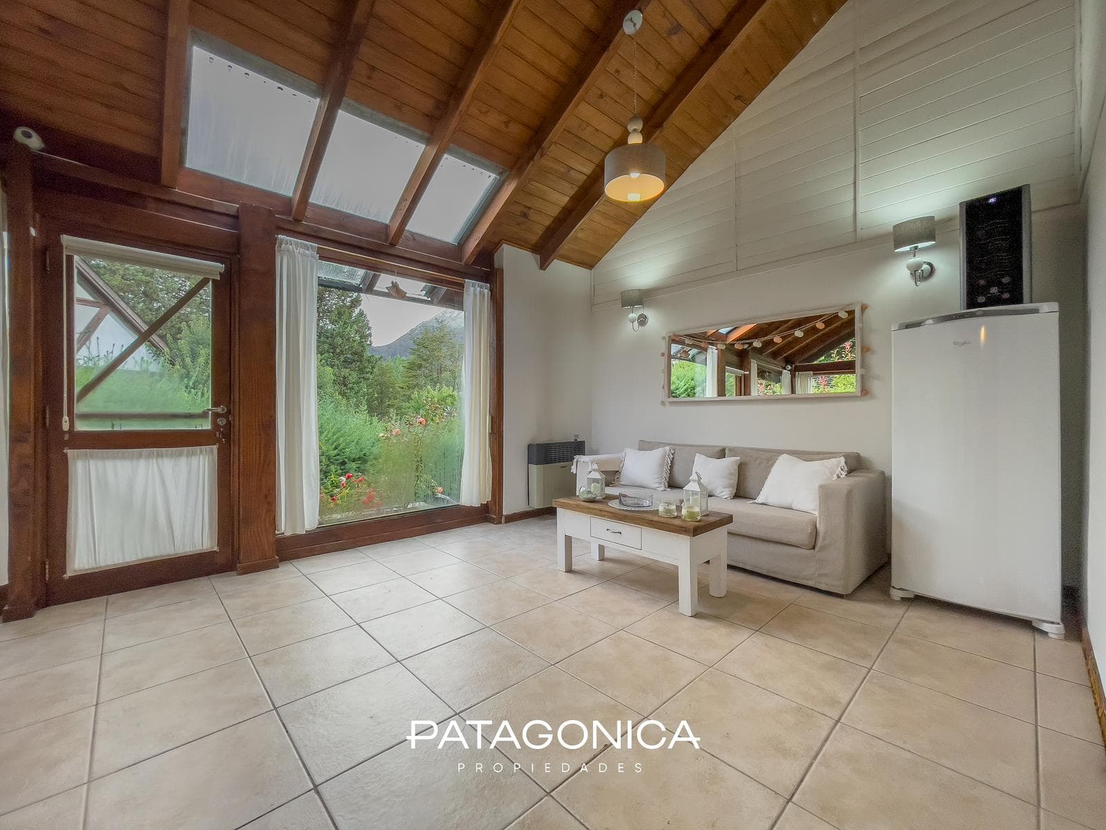 HOUSE FOR SALE: 94 m², 3 BEDROOMS, HILL VIEW, VILA LA ANGOSTURA