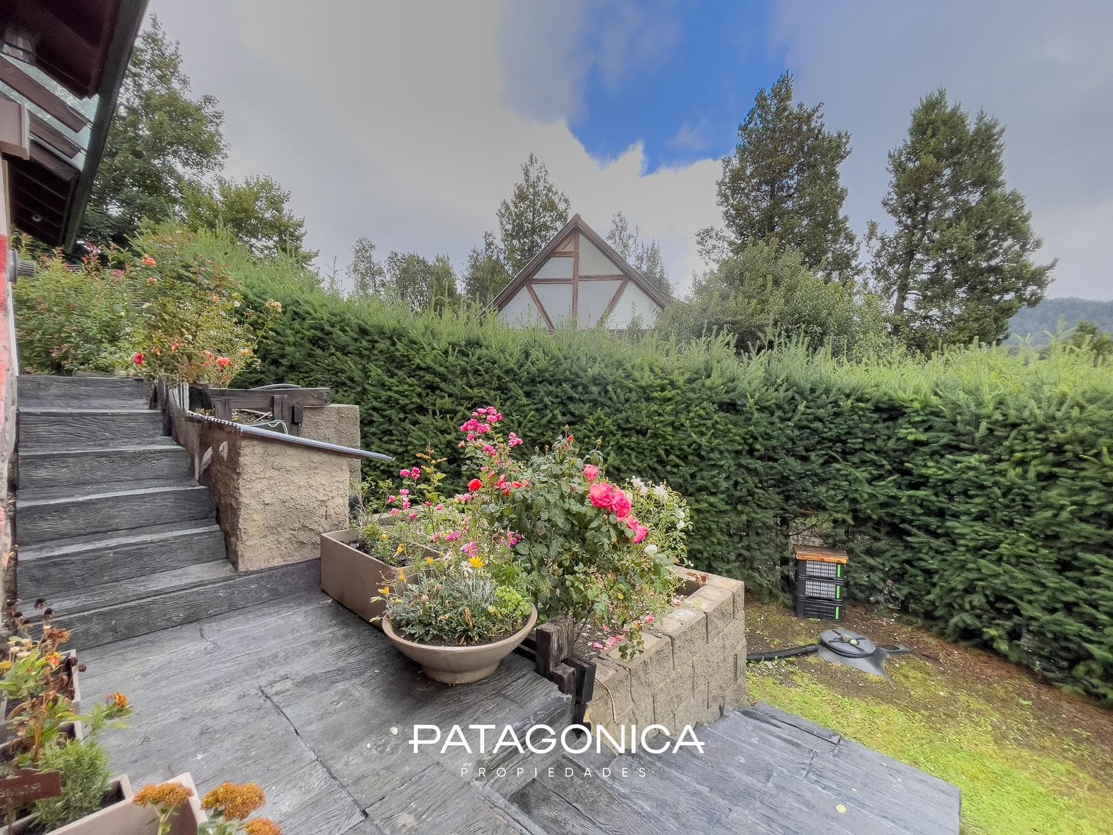 HOUSE FOR SALE: 94 m², 3 BEDROOMS, HILL VIEW, VILA LA ANGOSTURA