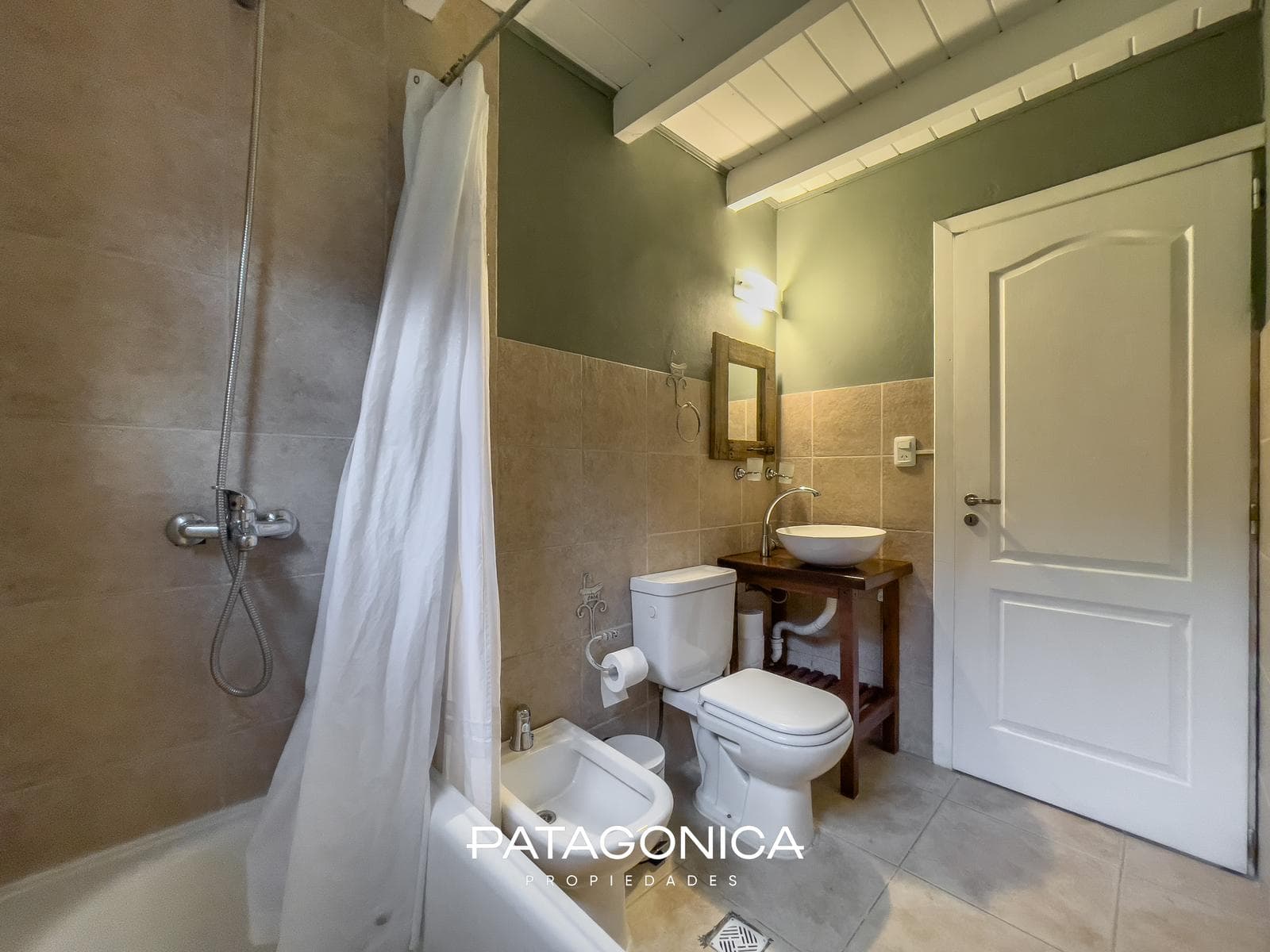 HOUSE FOR SALE: 94 m², 3 BEDROOMS, HILL VIEW, VILA LA ANGOSTURA