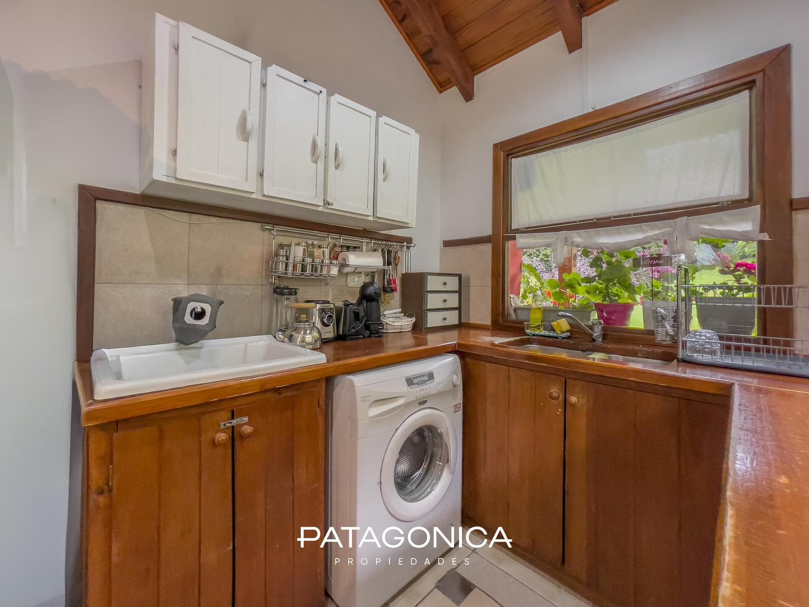 HOUSE FOR SALE: 94 m², 3 BEDROOMS, HILL VIEW, VILA LA ANGOSTURA