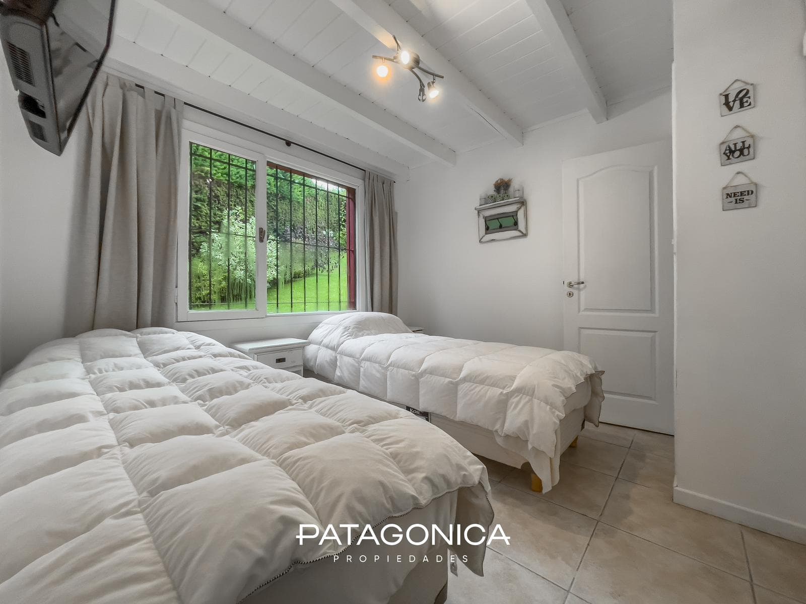 HOUSE FOR SALE: 94 m², 3 BEDROOMS, HILL VIEW, VILA LA ANGOSTURA