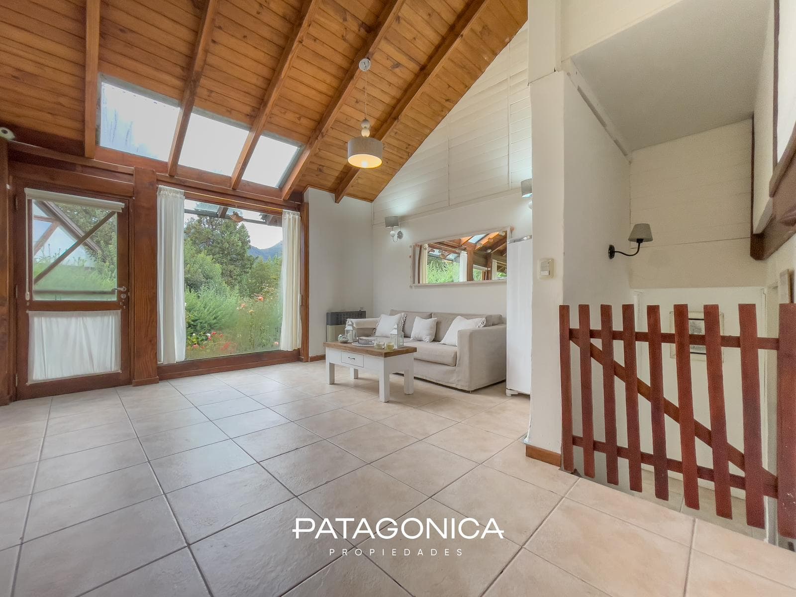 HOUSE FOR SALE: 94 m², 3 BEDROOMS, HILL VIEW, VILA LA ANGOSTURA
