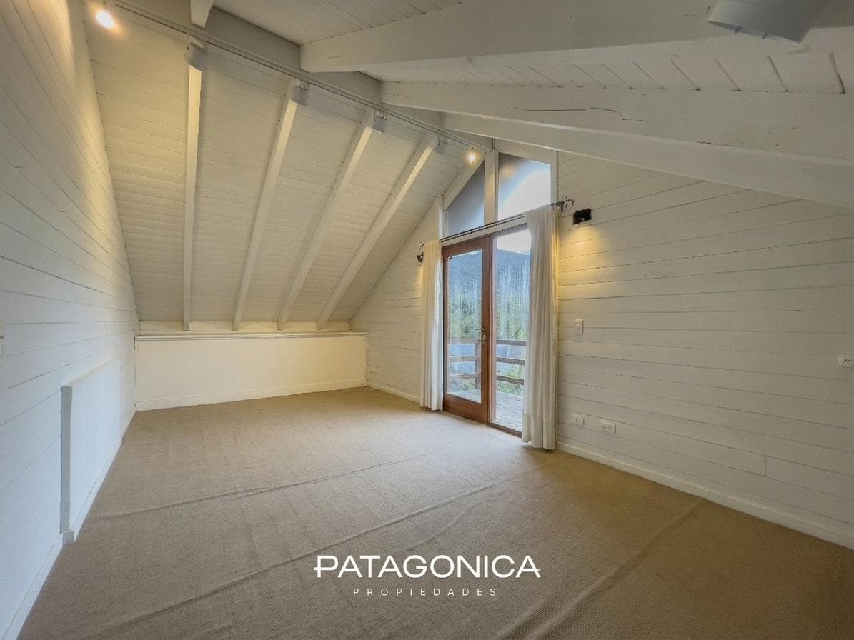 HOUSE FOR SALE: 94 m², 3 BEDROOMS, HILL VIEW, VILA LA ANGOSTURA
