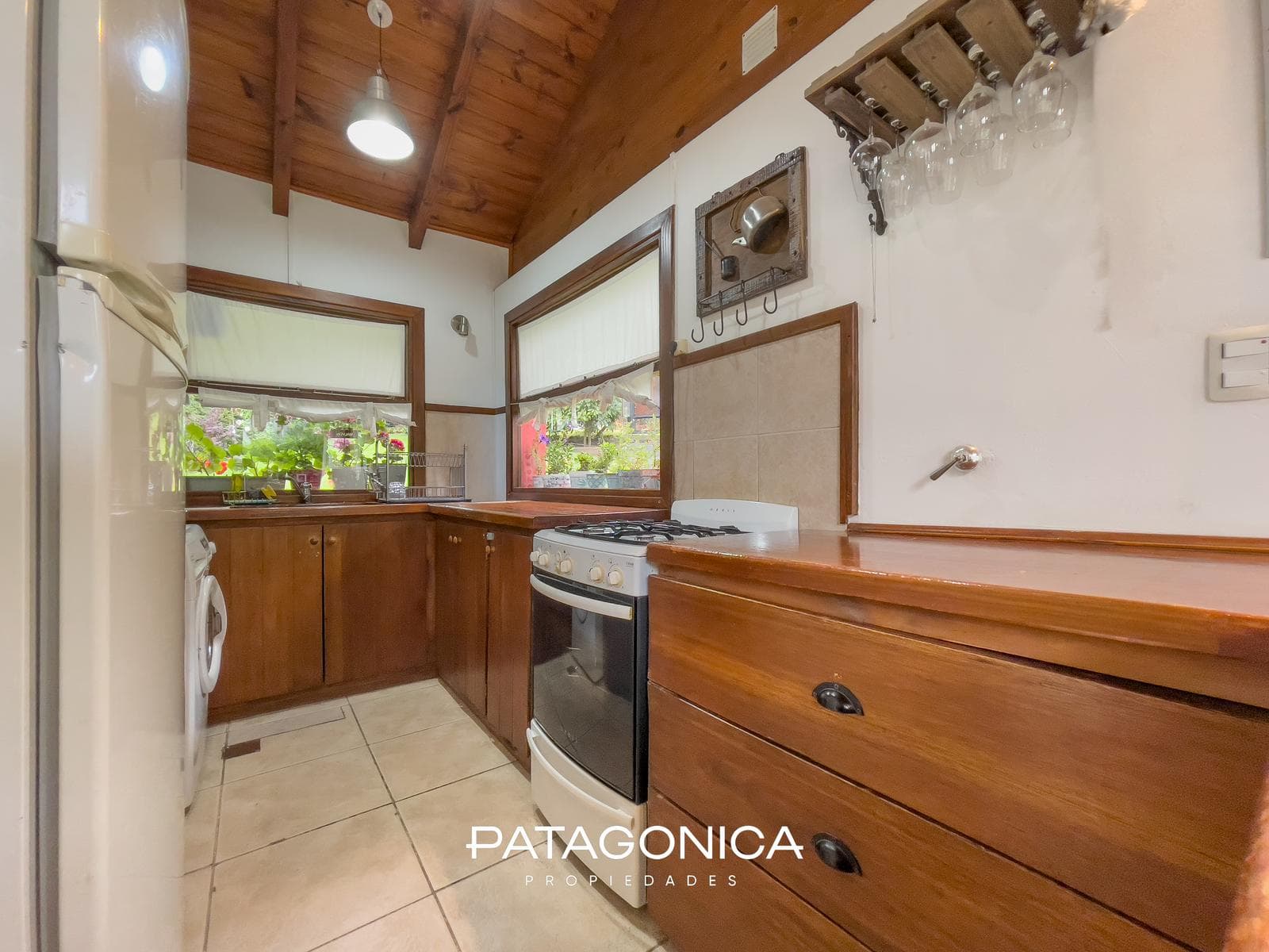 HOUSE FOR SALE: 94 m², 3 BEDROOMS, HILL VIEW, VILA LA ANGOSTURA