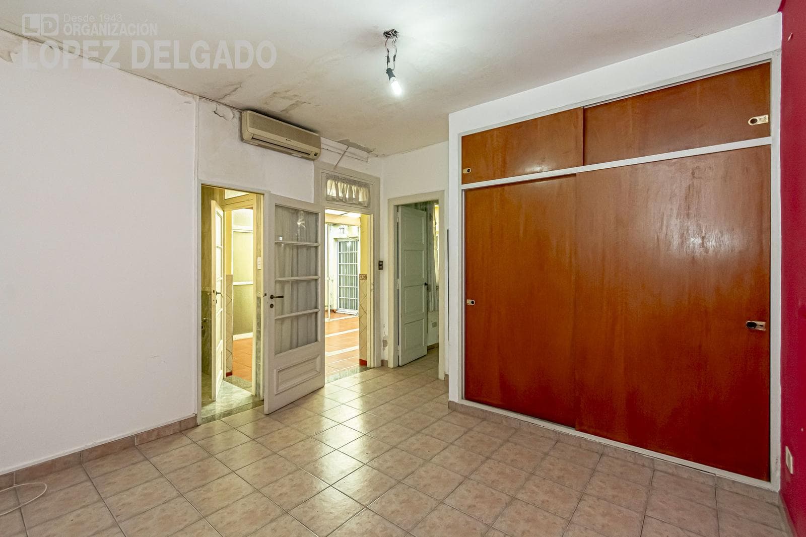 House in Agronomía with a garage, backyard, and terrace