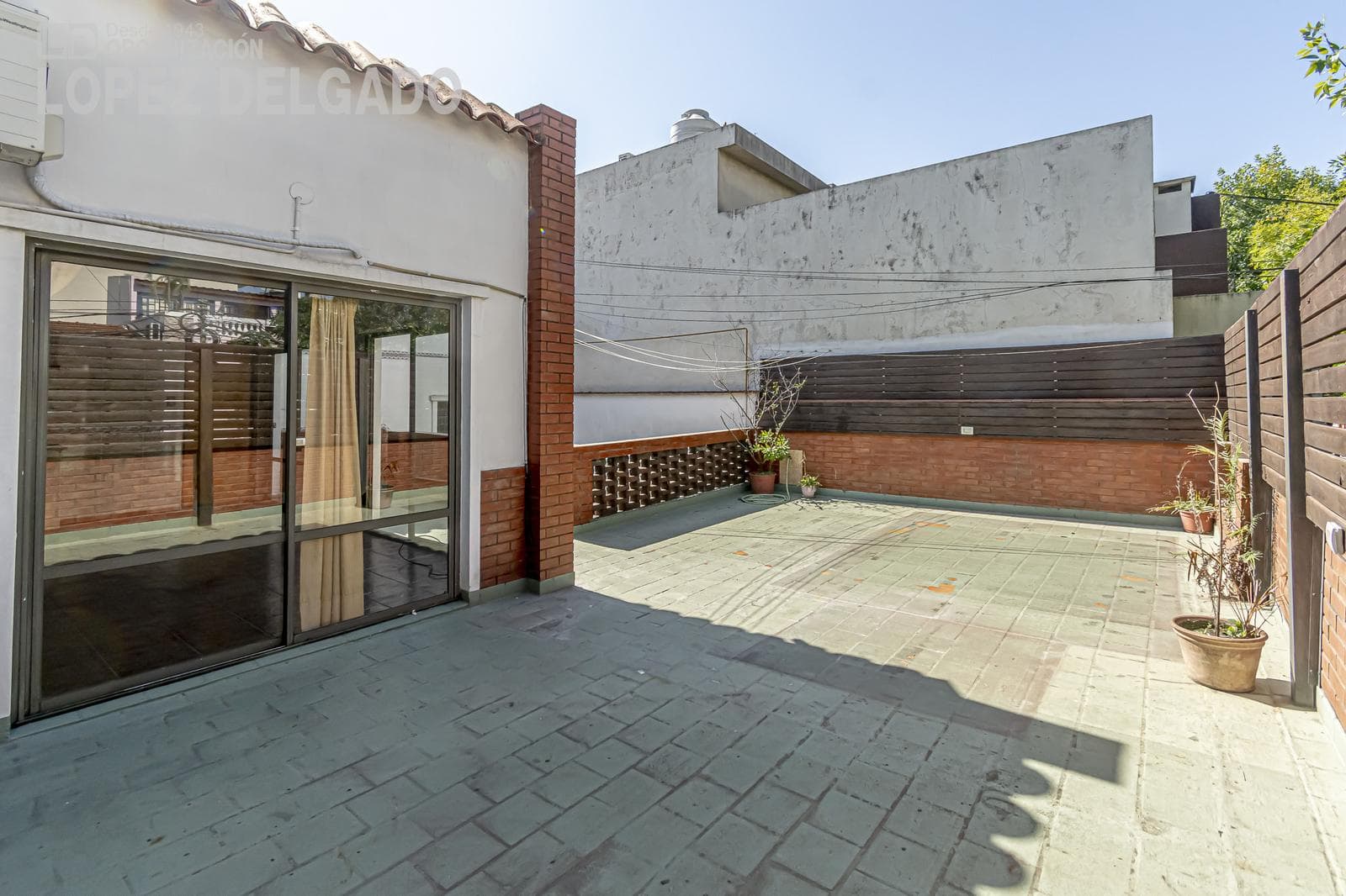 House in Agronomía with a garage, backyard, and terrace