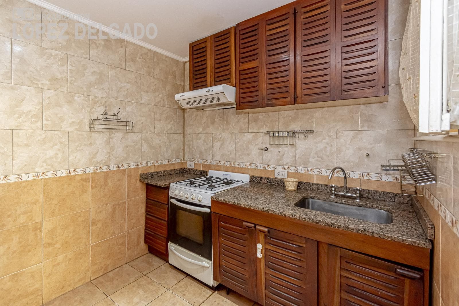 House in Agronomía with a garage, backyard, and terrace