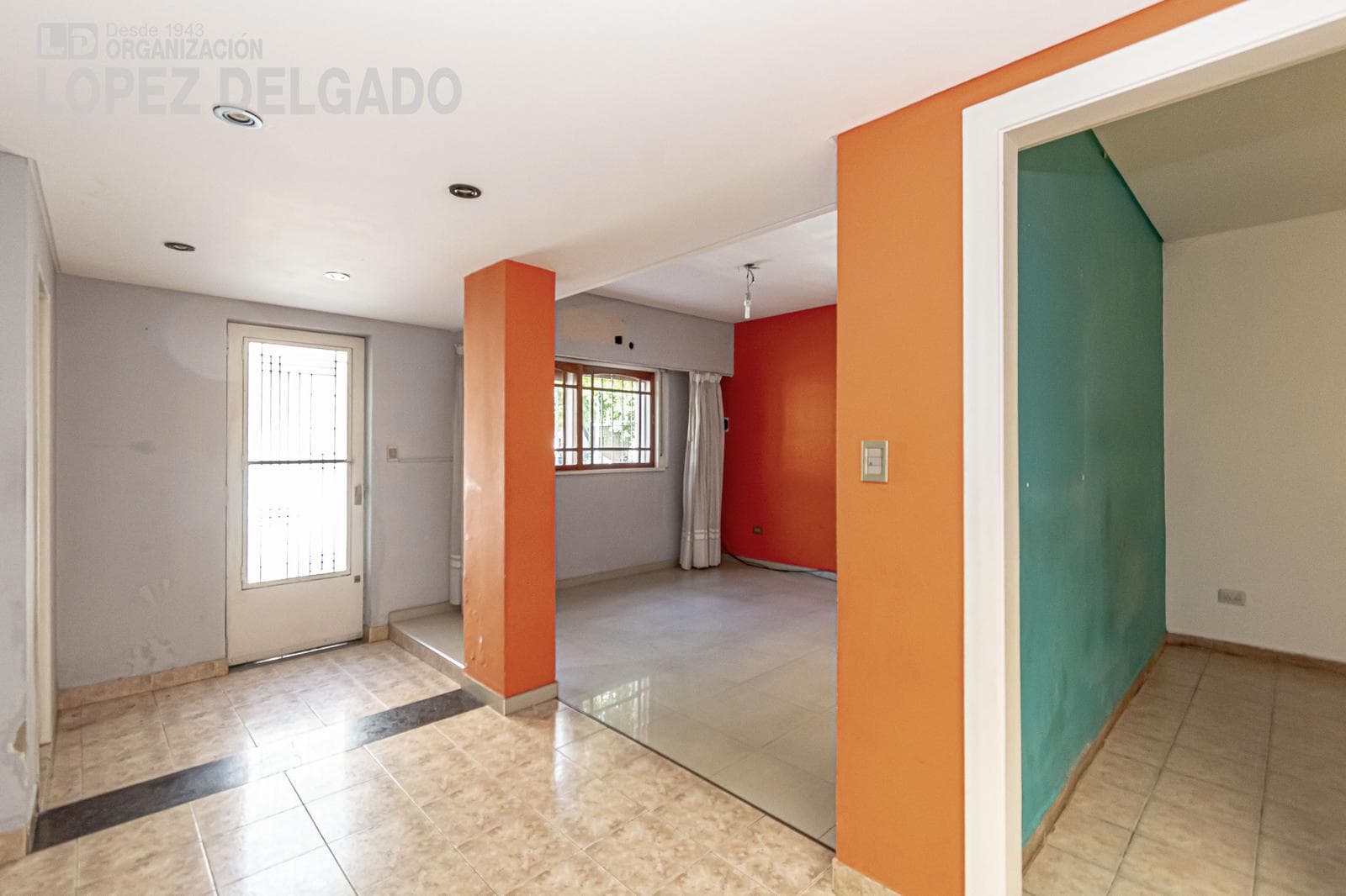 House in Agronomía with a garage, backyard, and terrace