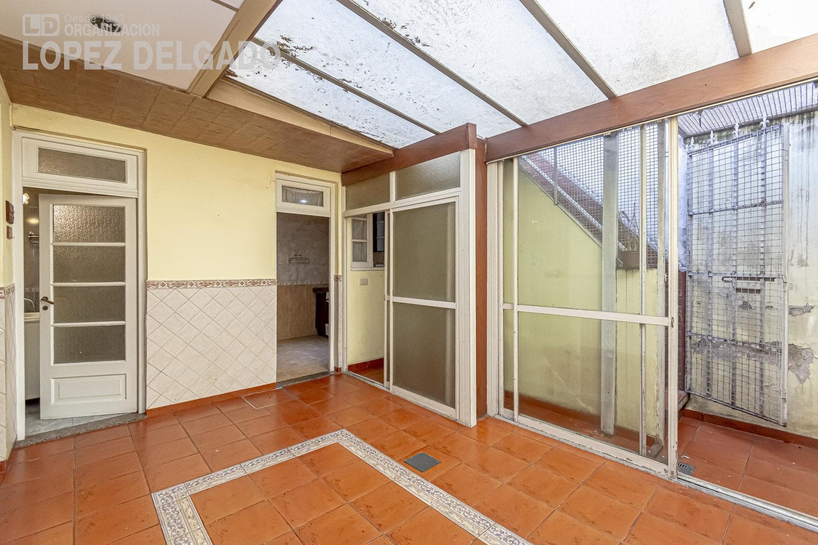 House in Agronomía with a garage, backyard, and terrace