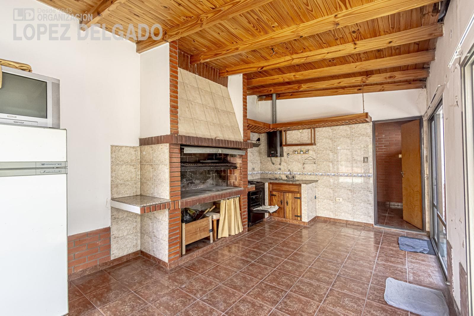 House in Agronomía with a garage, backyard, and terrace