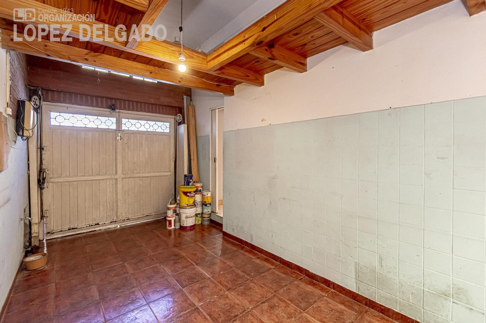 House in Agronomía with a garage, backyard, and terrace