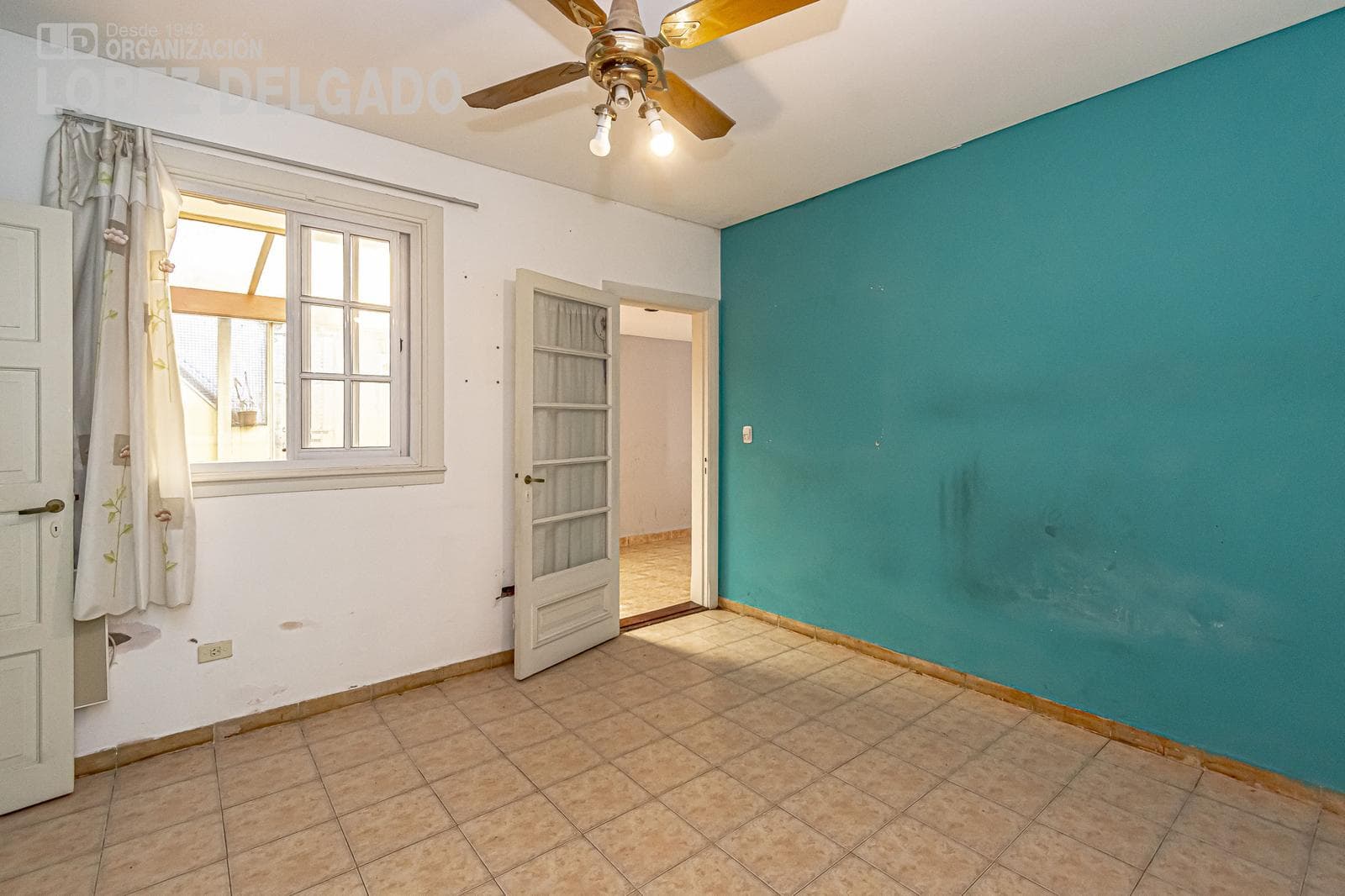 House in Agronomía with a garage, backyard, and terrace